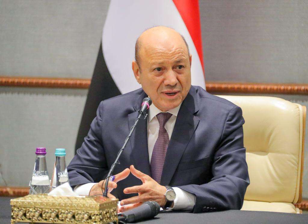 الرئيس العليمي يصل الرياض