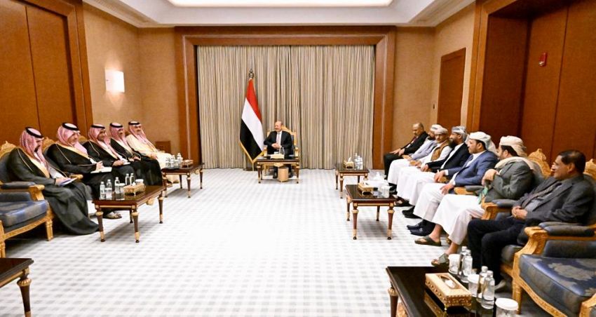 رئيس  واعضاء مجلس القيادة يستقبلون فريق التواصل السعودي برئاسة ال جابر بعد عودته من صنعاء