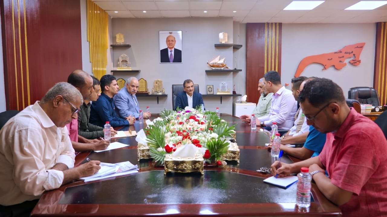 الوزير لملس يبحث مع منظمة العون المباشر الكويتية تنفيذ عدد من المشروعات في العاصمة عدن