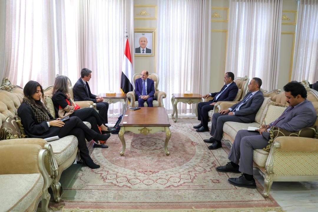 رئيس الوزراء يستعرض مع المدير الاقليمي للبنك الدولي أولويات الحكومة