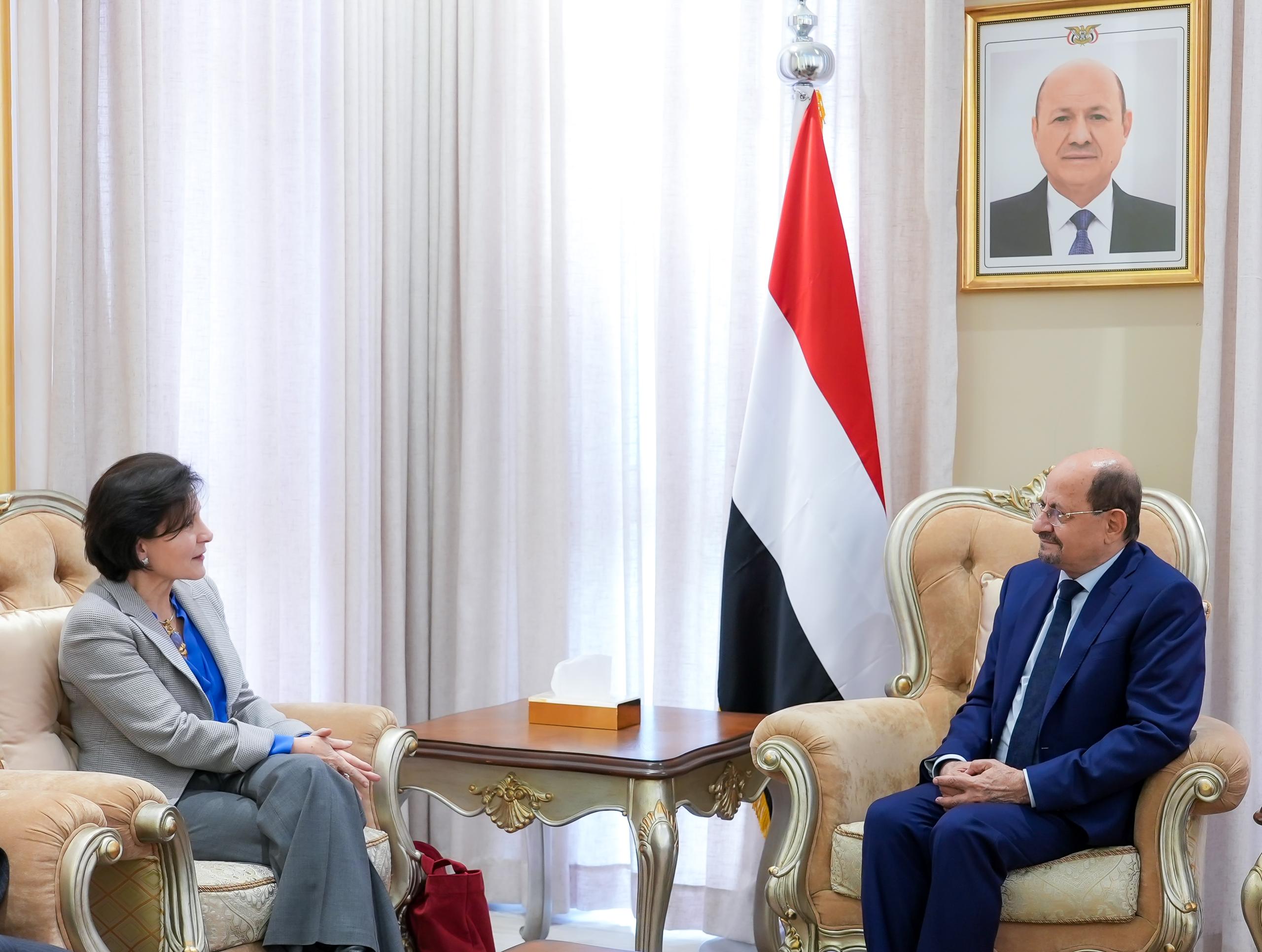 رئيس الوزراء وزير الخارجية يستقبل وفد وزارة الخارجية والتعاون الدولي الإيطالية