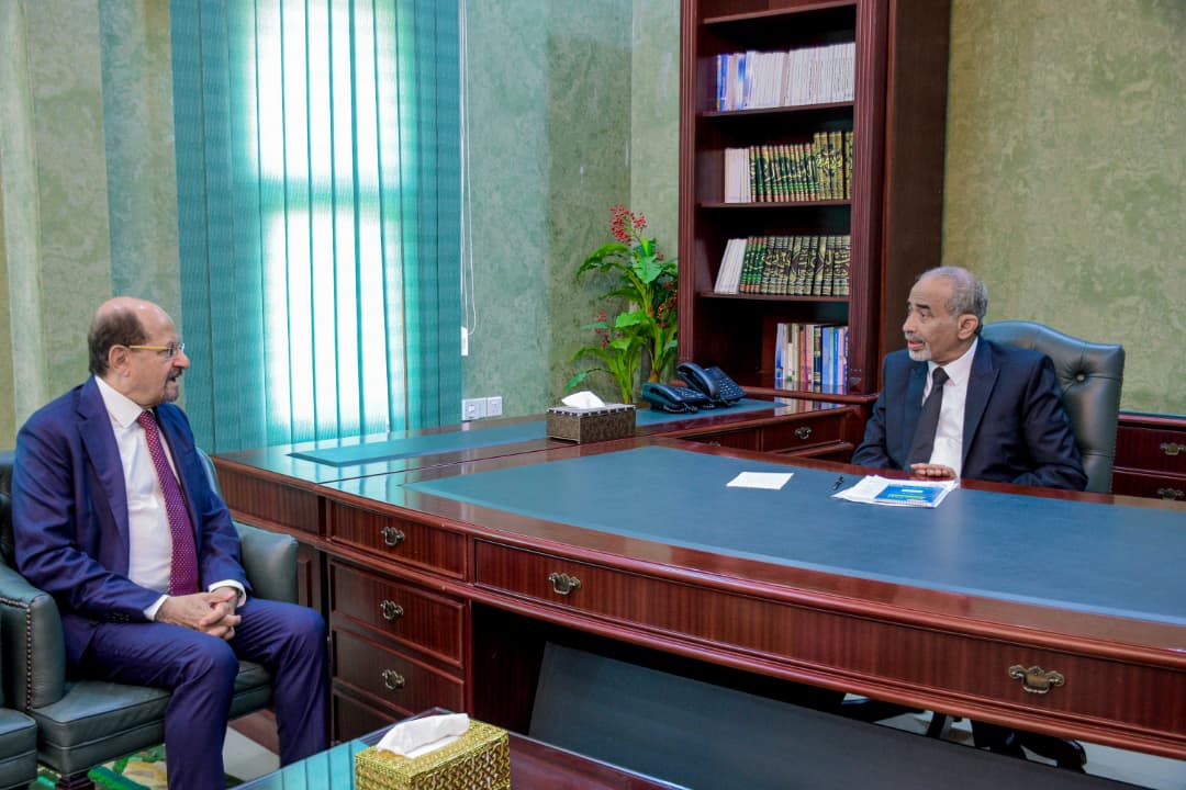 الصبيحي يناقش مع الزنداني معالجة القضايا المرتبطة بالأوضاع المعيشية للمواطنين