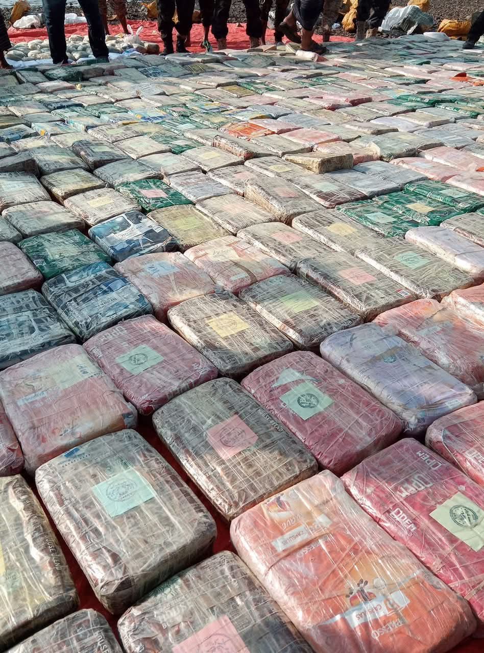 القبض على أربعة بحارة بحوزتهم 623 كيلو من المخدرات