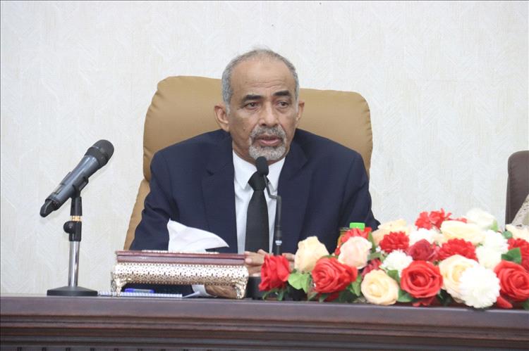 الصبيحي: لا ترفعوا صوري الشخصية في الطرقات والأماكن العامة